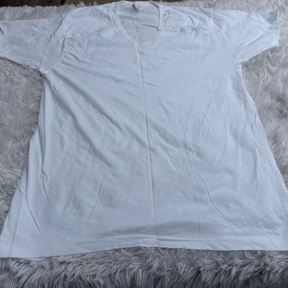 Hanes Vintage White V-Neck T-Shirt Mens L  Short Sleeve Basic Tee Normcore